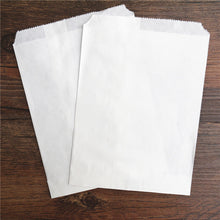 Load image into Gallery viewer, 50pcs/ Lot treat candy bag high quality Party Favor Paper Bags Chevron Polka Dot Stripe Printed Paper craft Bags Bakery Bags